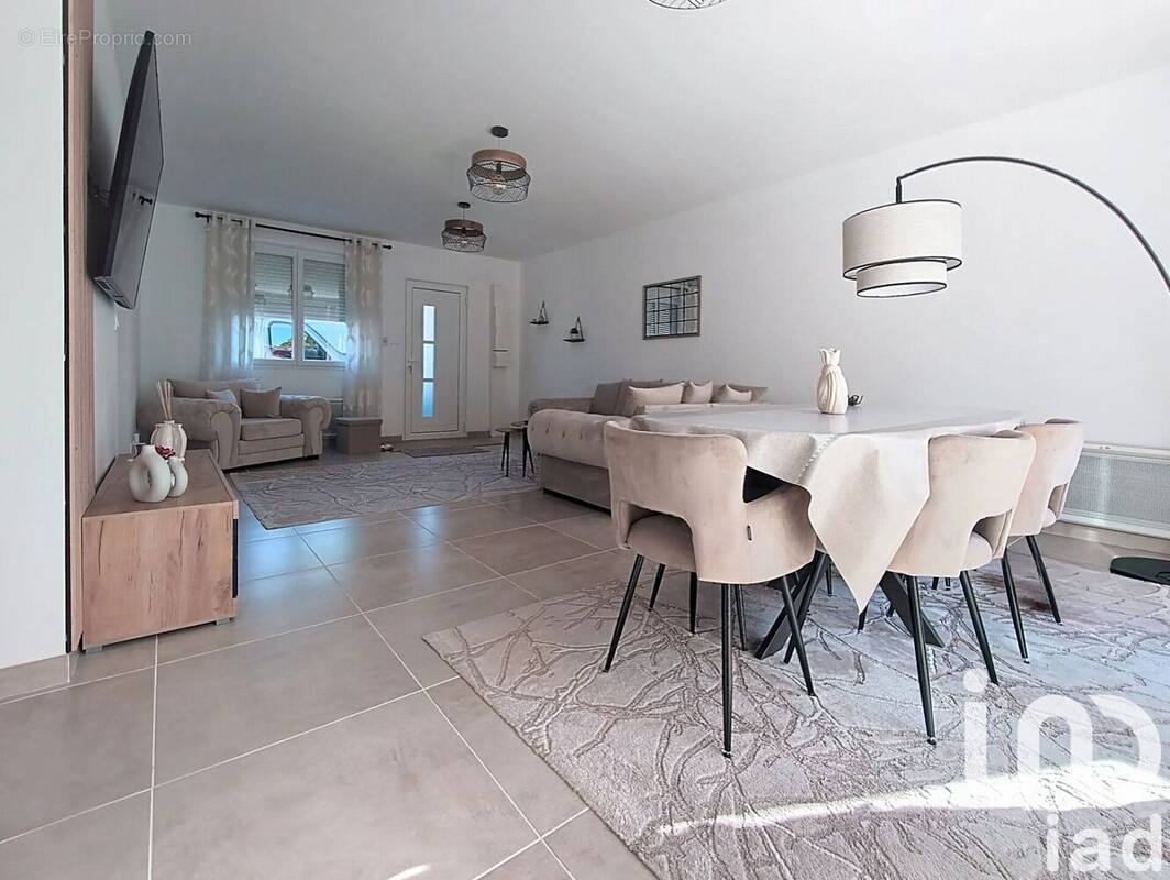 Photo 1 - Maison à SERMAISE