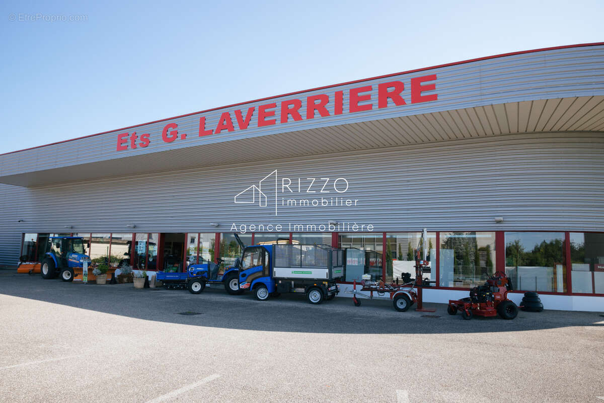Commerce à ORNEX
