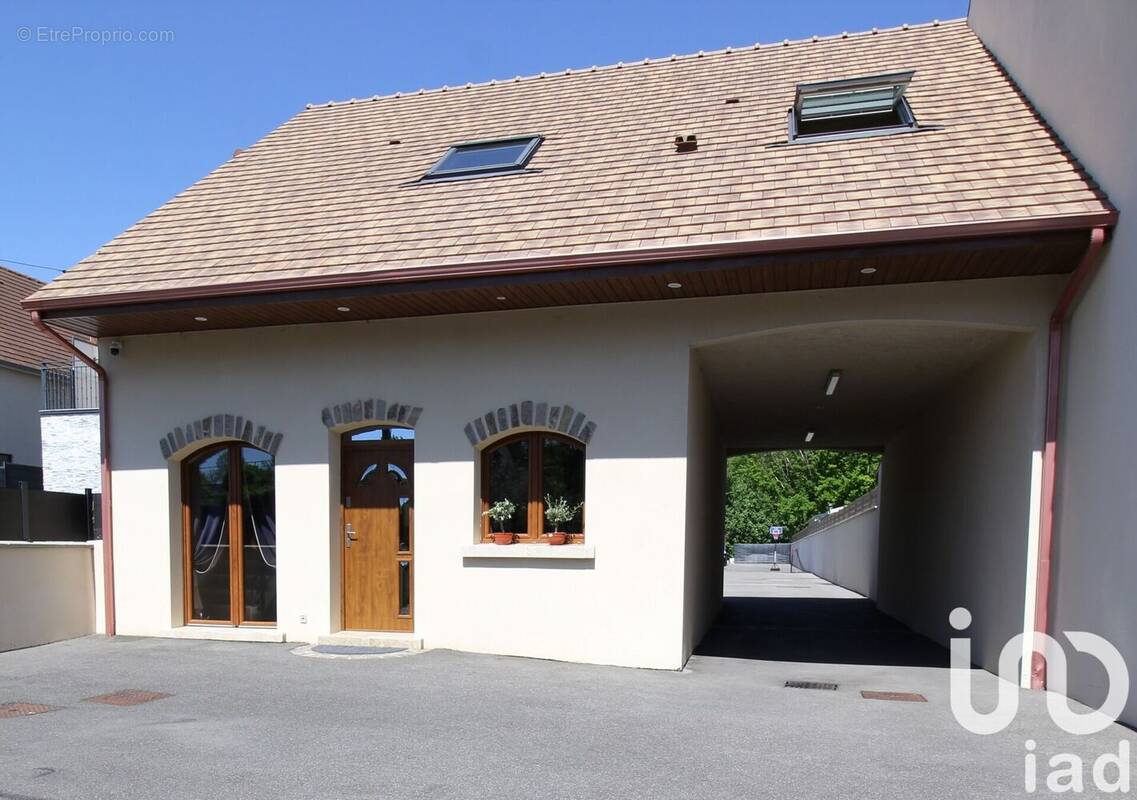 Photo 1 - Maison à MONTEVRAIN