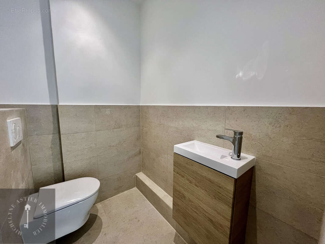 Appartement à SAINT-LAURENT-DU-VAR