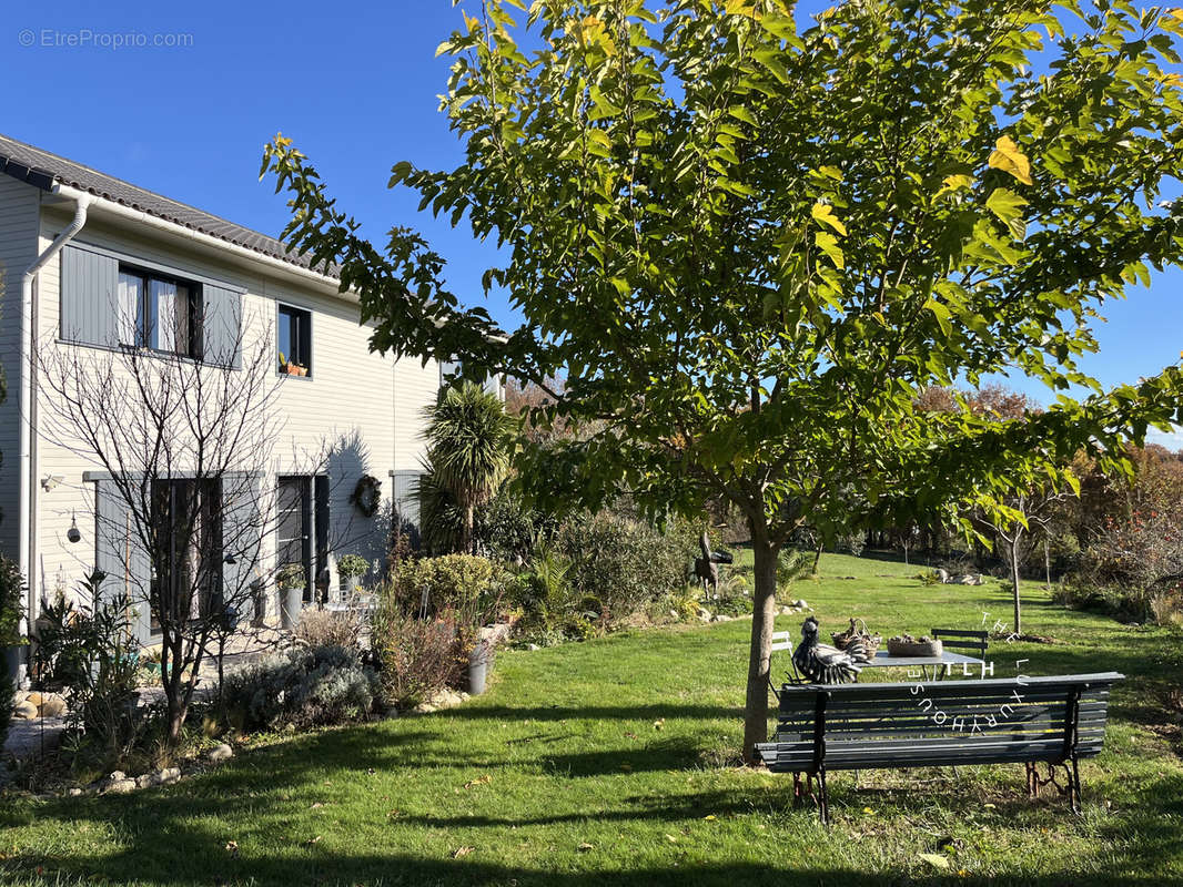 Maison à MONCLAR-DE-QUERCY