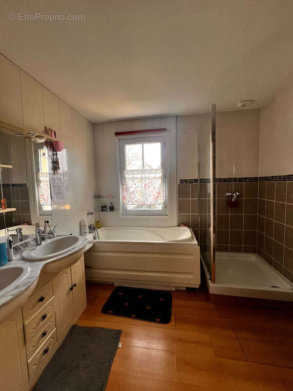 Appartement à LA CHAPELLE-EN-SERVAL