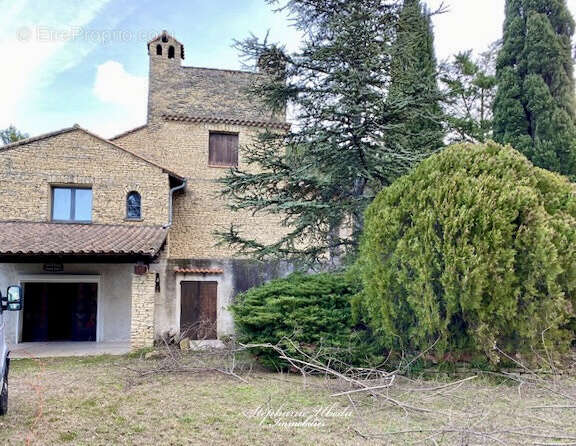 Maison à ORGON