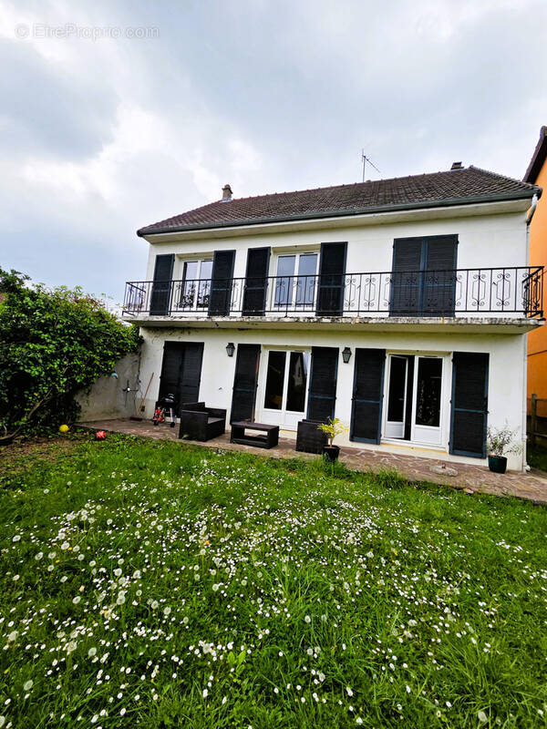 Maison à SAVIGNY-SUR-ORGE