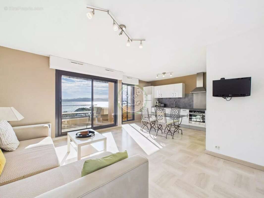 Appartement à SAINT-RAPHAEL