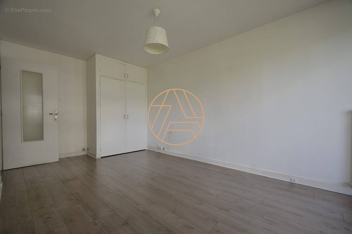 Appartement à SAINT-MAUR-DES-FOSSES