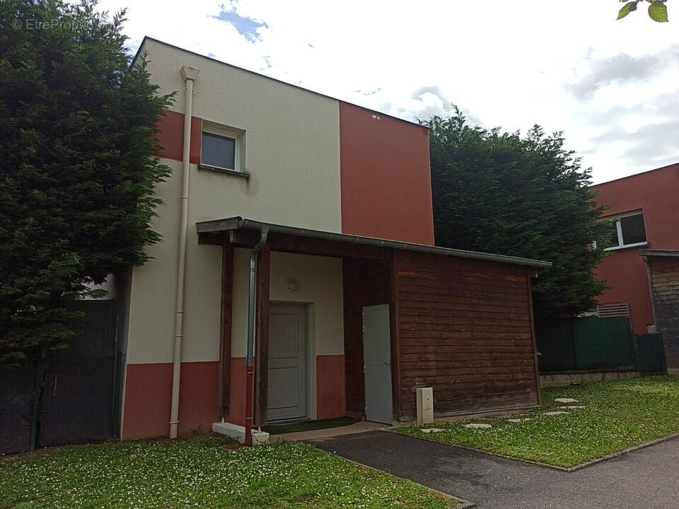 Maison à DECINES-CHARPIEU