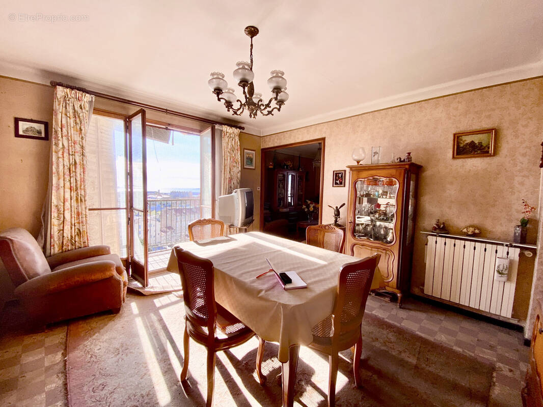 Appartement à MARSEILLE-15E