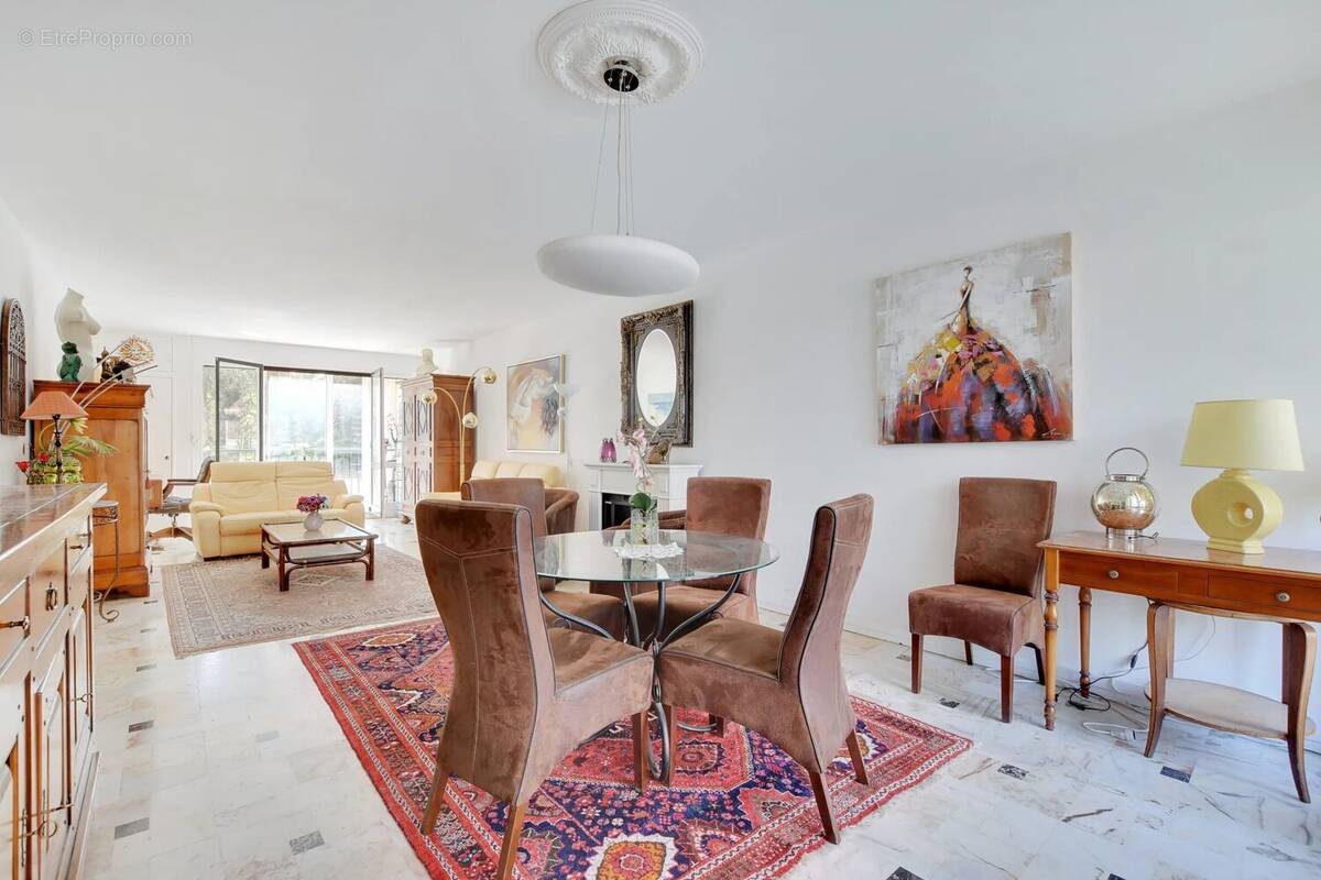 Appartement à AVON