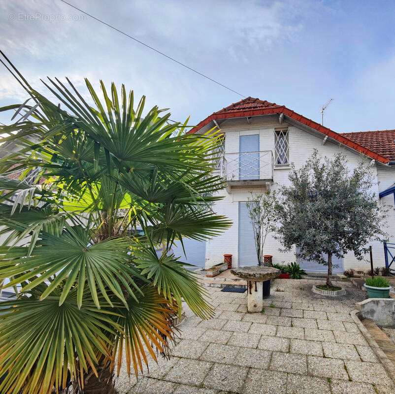 Maison à CARRIERES-SUR-SEINE