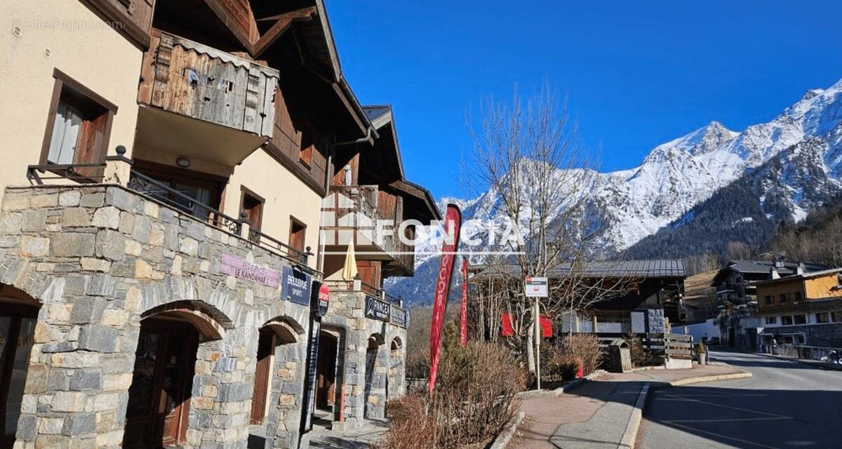 Commerce à LES HOUCHES