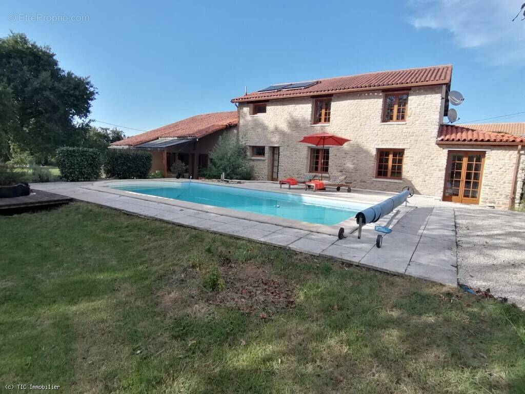 Maison à SAINT-CLAUD