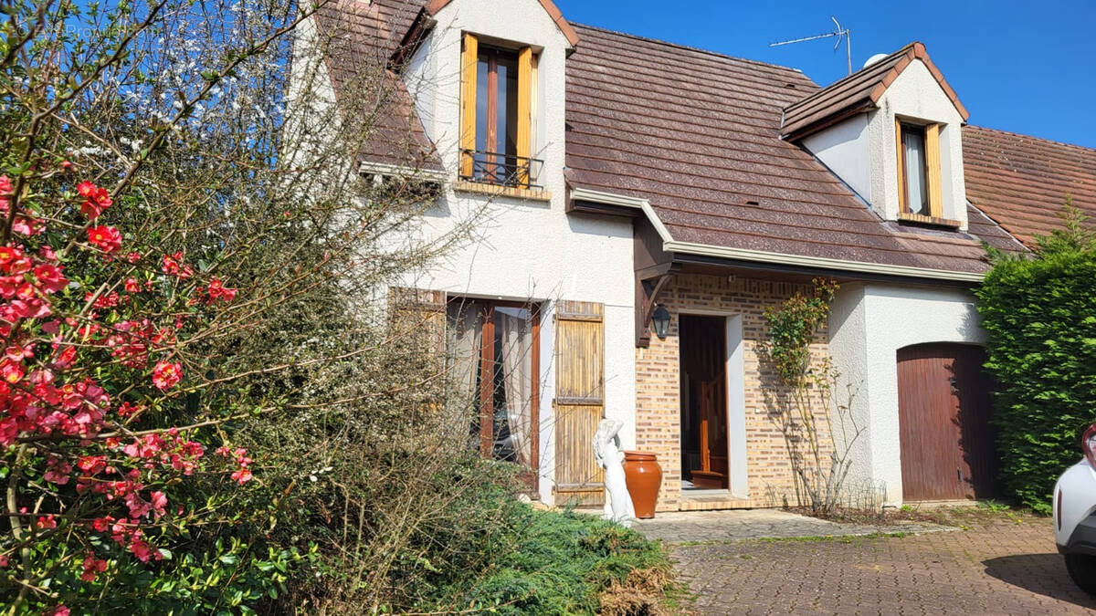 Maison à EPERNON
