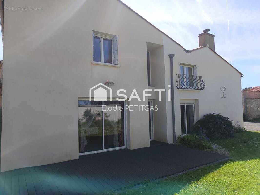 Photo 1 - Maison à SAINT-PIERRE-LE-VIEUX