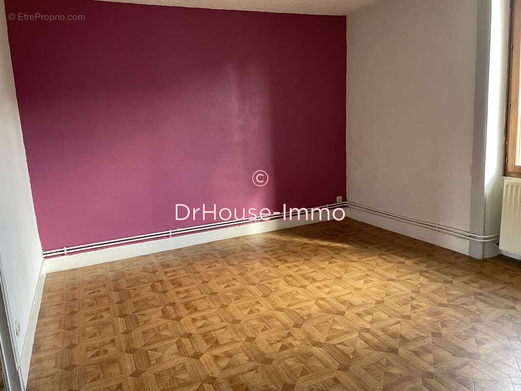 Appartement à UNIEUX