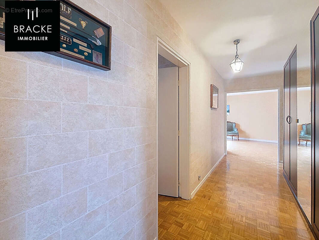 Appartement à COURBEVOIE