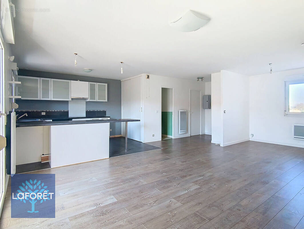 Appartement à VERT-LE-GRAND