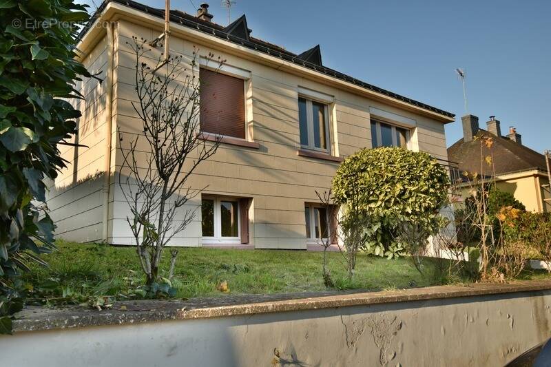 Maison à LOCMINE