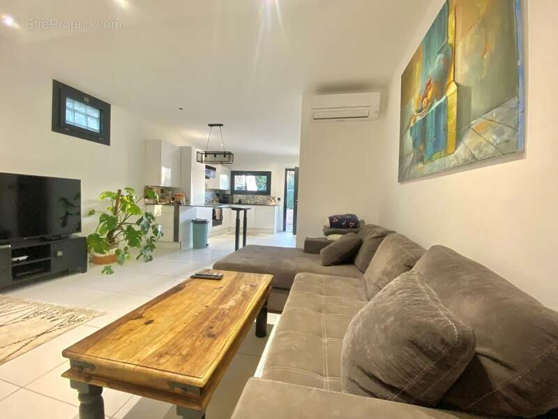 Appartement à PUGET-SUR-ARGENS