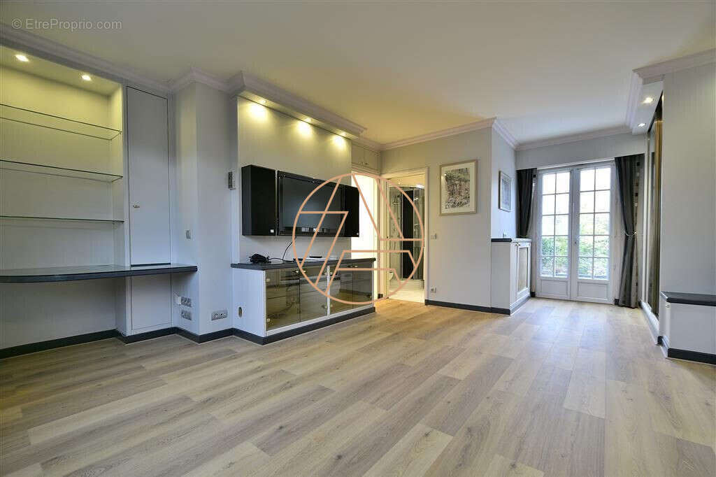 Maison à SAINT-MAUR-DES-FOSSES