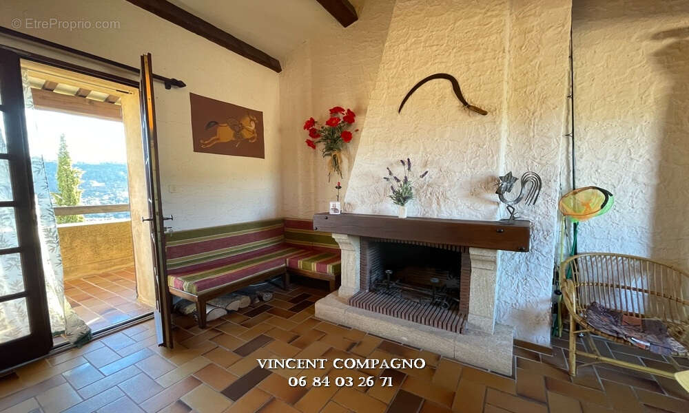 Appartement à ESPARRON-DE-VERDON