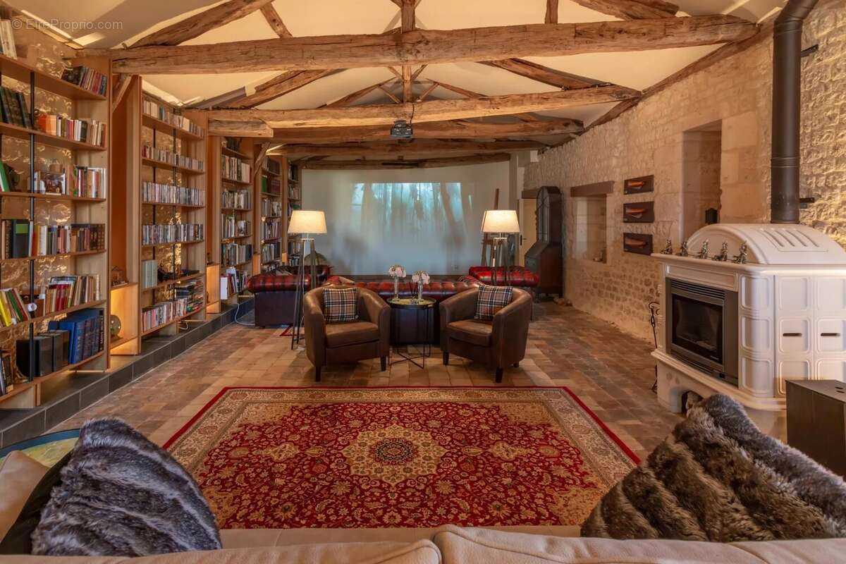 Maison à SEGONZAC
