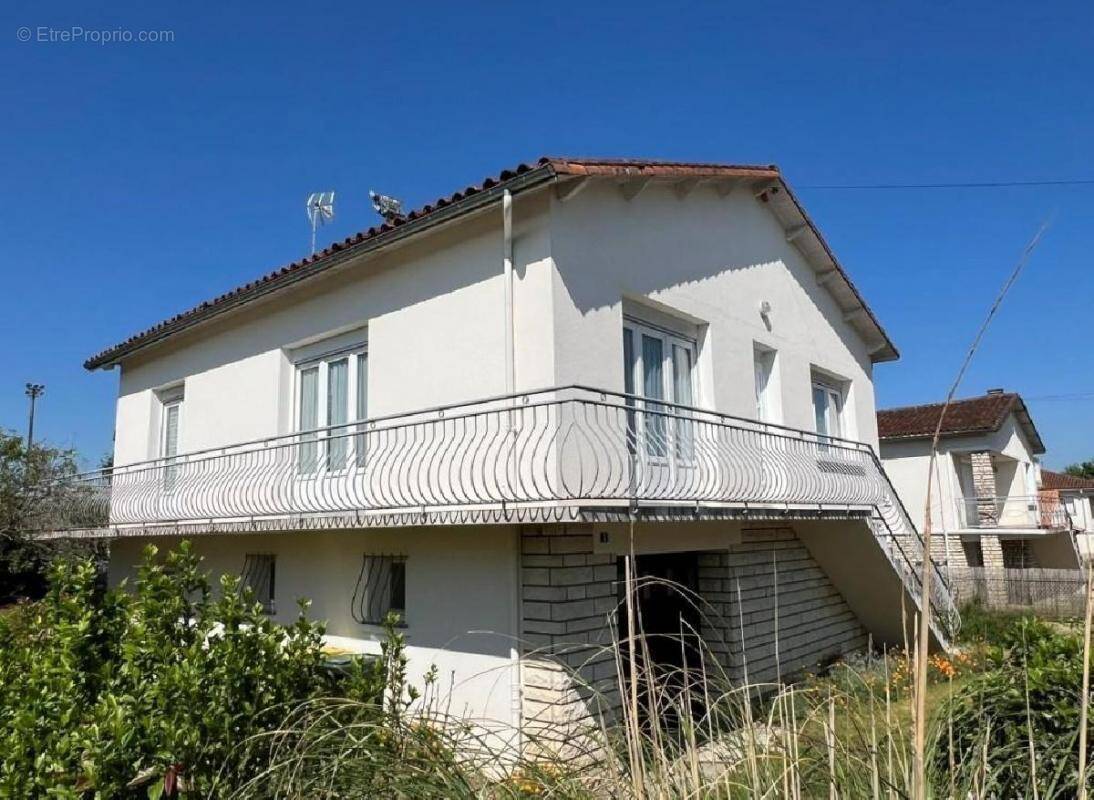 Maison à RUFFEC