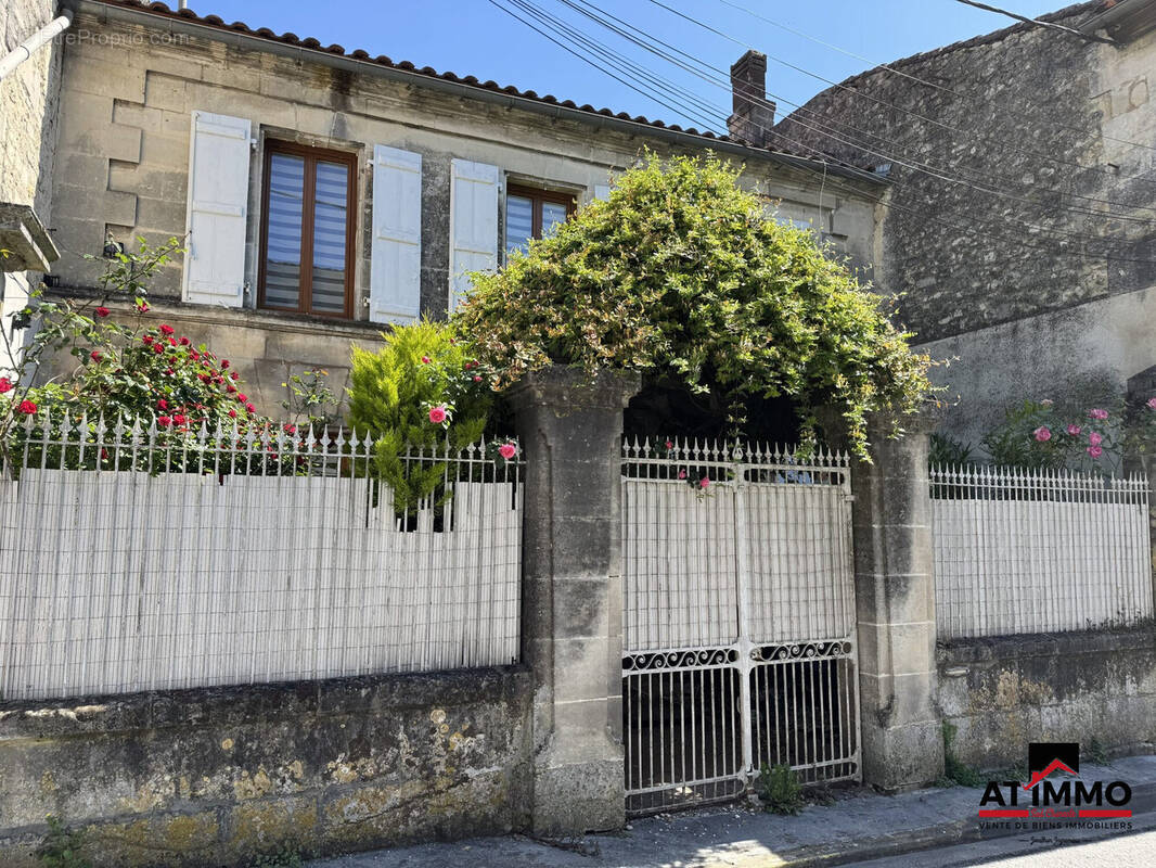 Maison à CHATEAUNEUF-SUR-CHARENTE