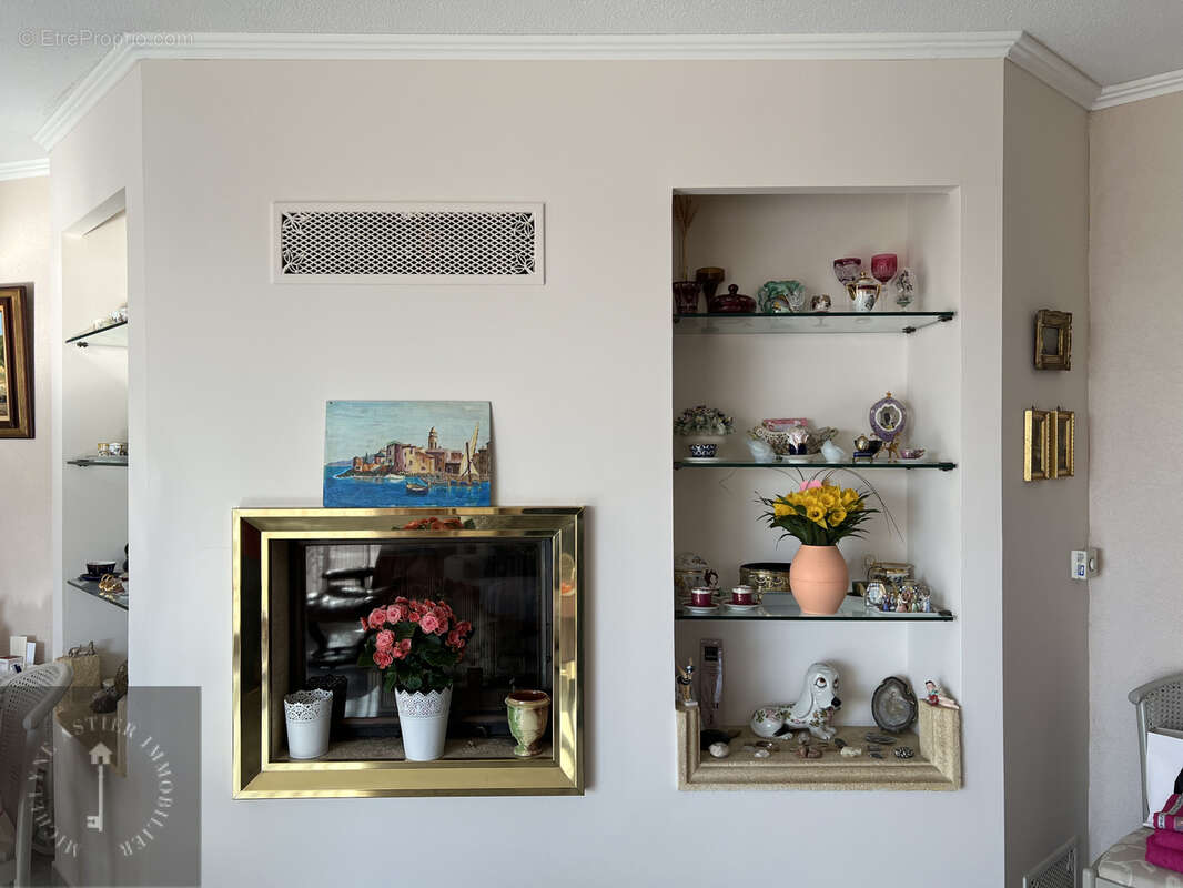 Appartement à SAINT-LAURENT-DU-VAR