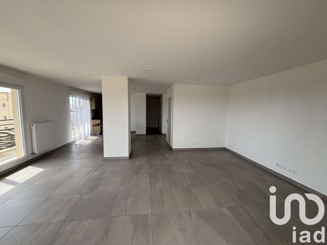 Photo 2 - Appartement à SAINT-LAURENT-DU-VAR