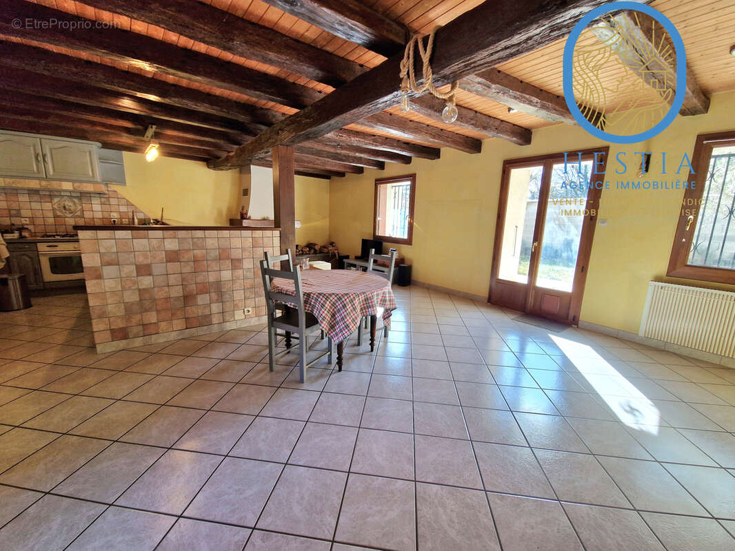 Maison à VEUREY-VOROIZE