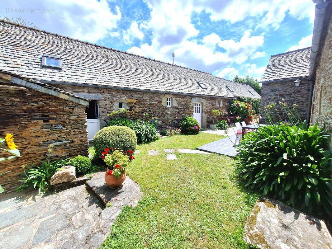 Maison à LOCQUIREC