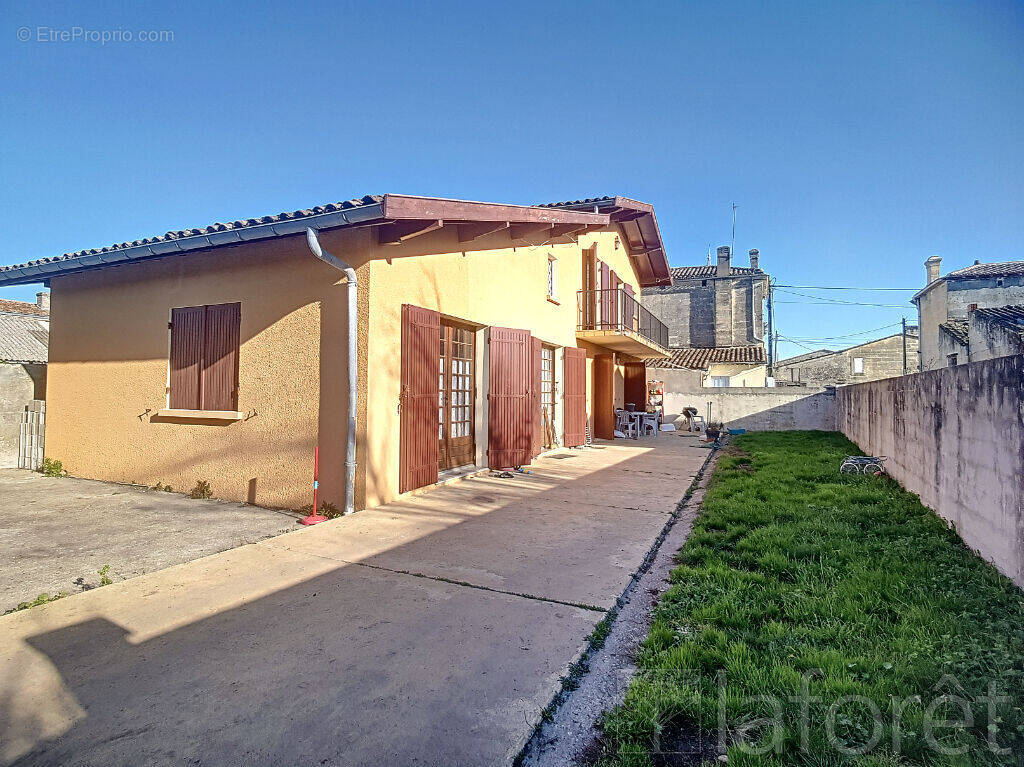 Maison à AMBARES-ET-LAGRAVE