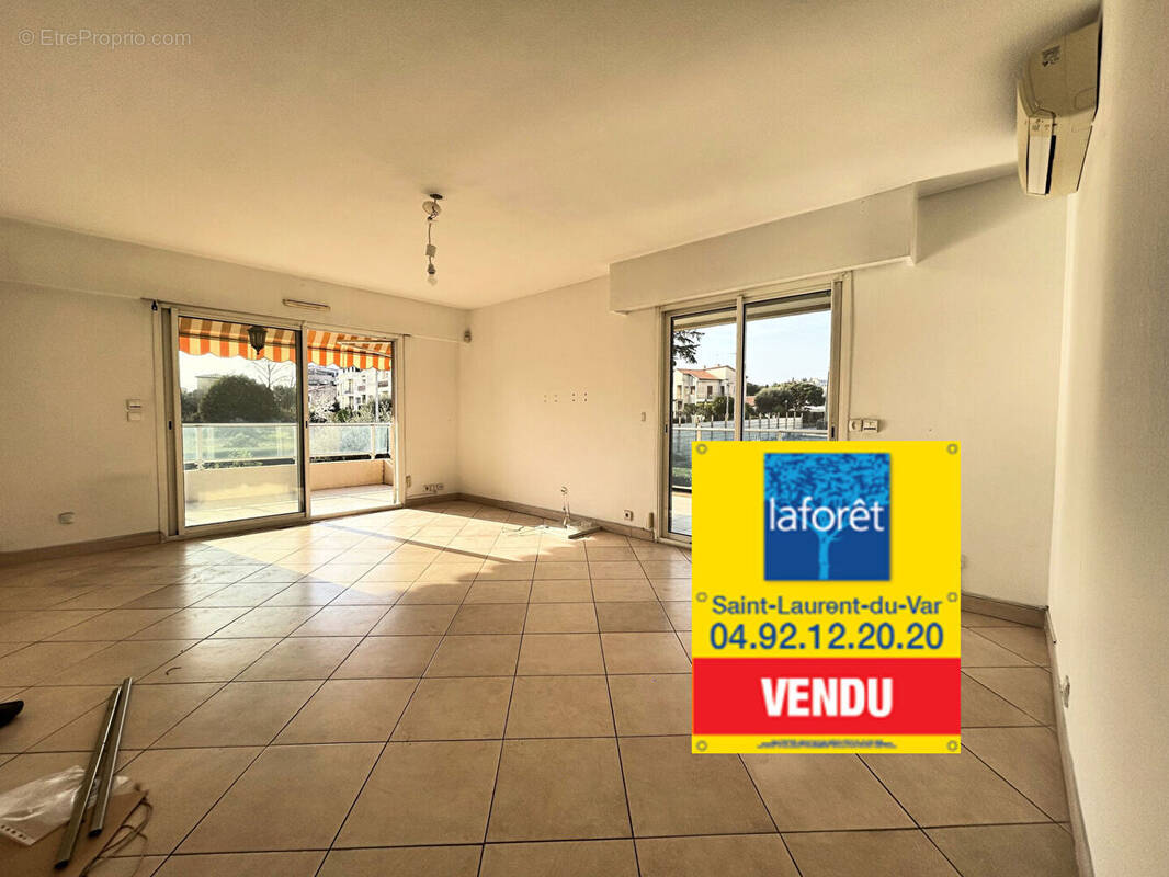 Appartement à SAINT-LAURENT-DU-VAR