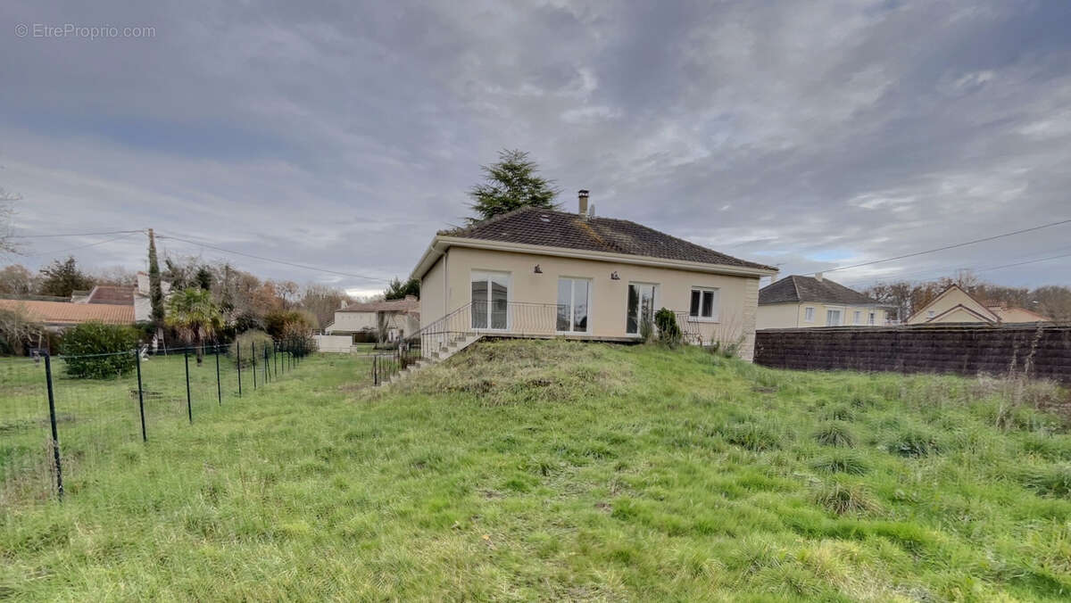 Maison à MIGNALOUX-BEAUVOIR