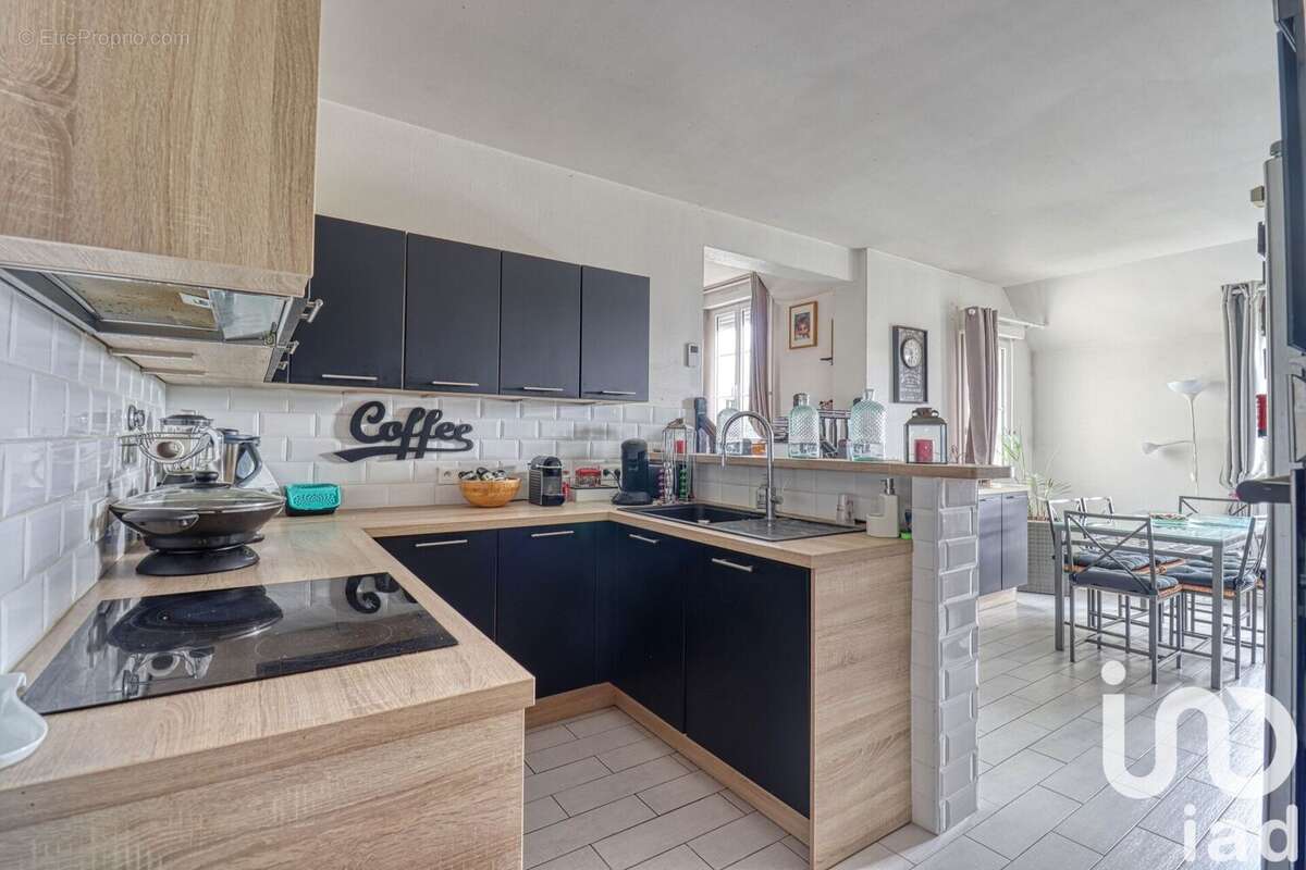 Photo 6 - Appartement à LA CHAPELLE-EN-SERVAL