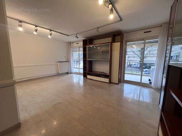 Appartement à ALBIGNY-SUR-SAONE
