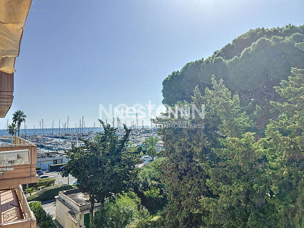 Appartement à VALLAURIS