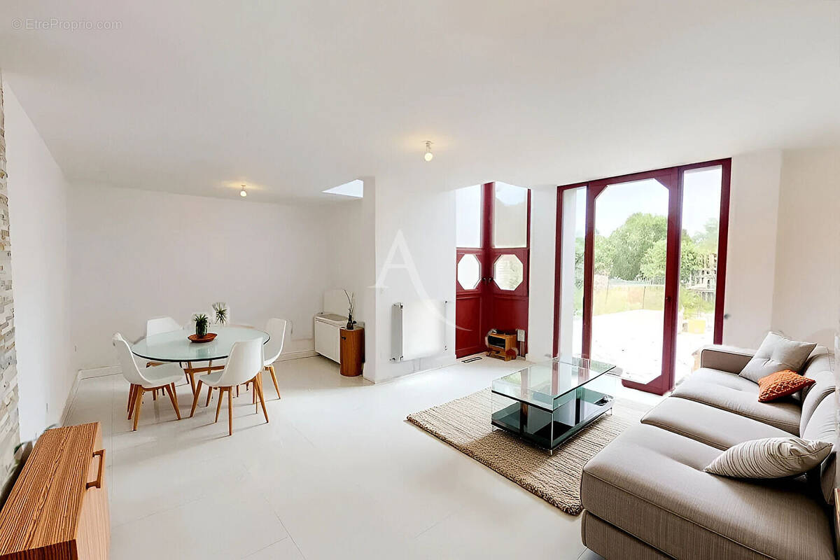 Maison à ROISSY-EN-BRIE