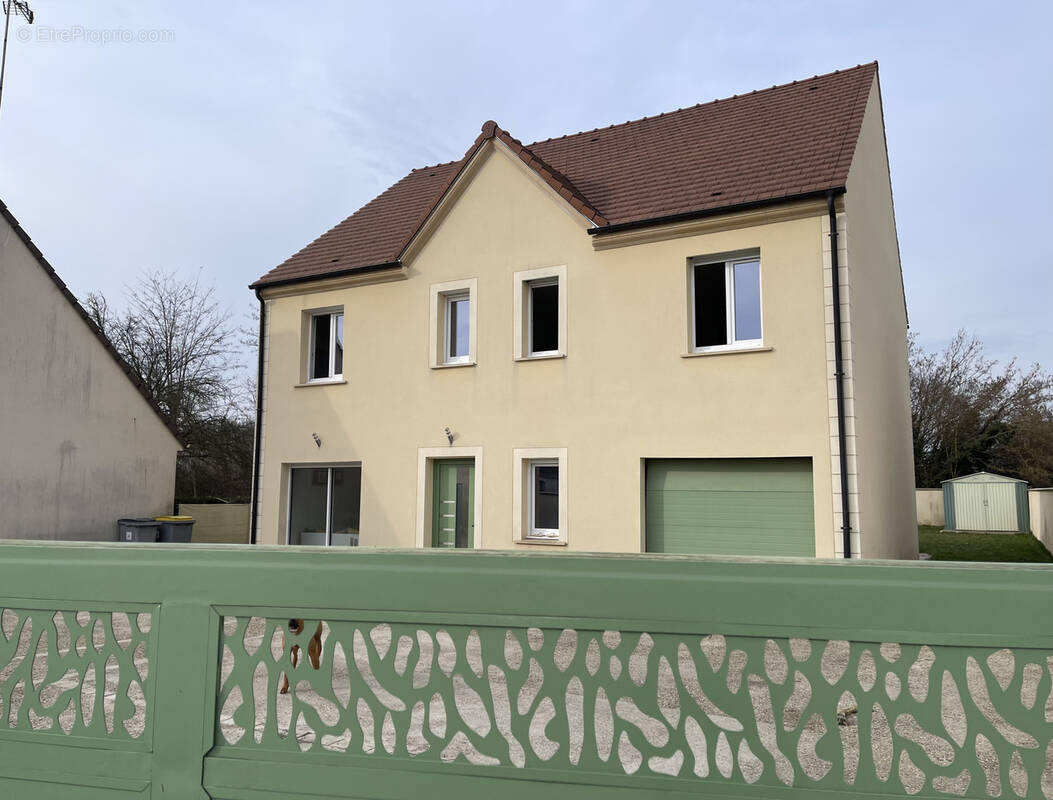 Maison à PONT-SAINTE-MAXENCE