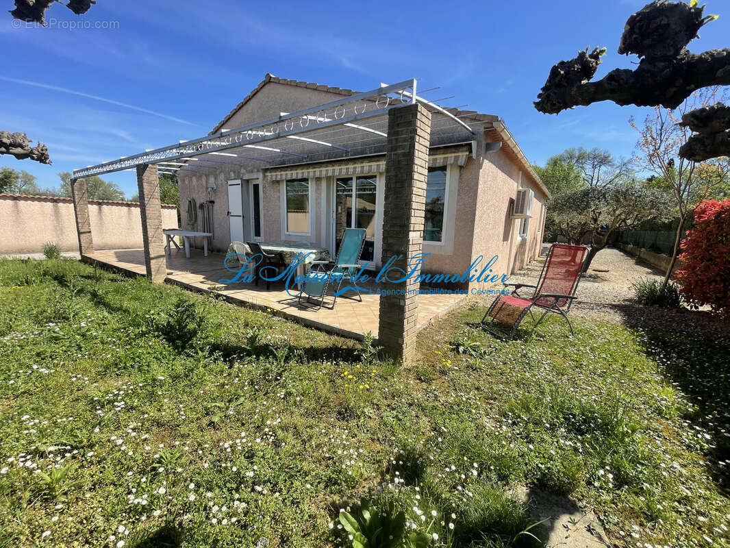 Maison à LEZAN