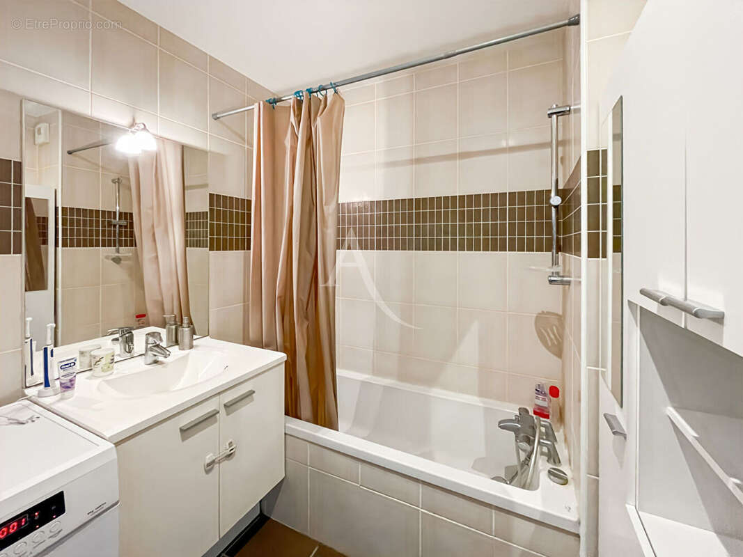 Appartement à LE MESNIL-ESNARD