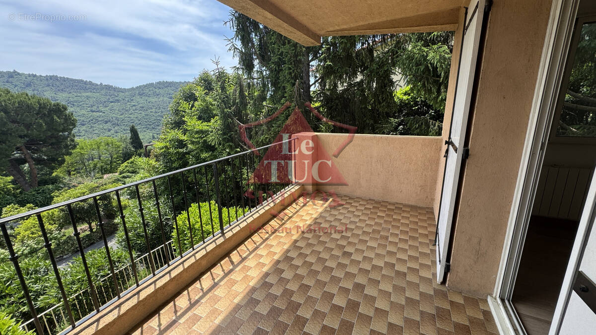 Appartement à LE BAR-SUR-LOUP