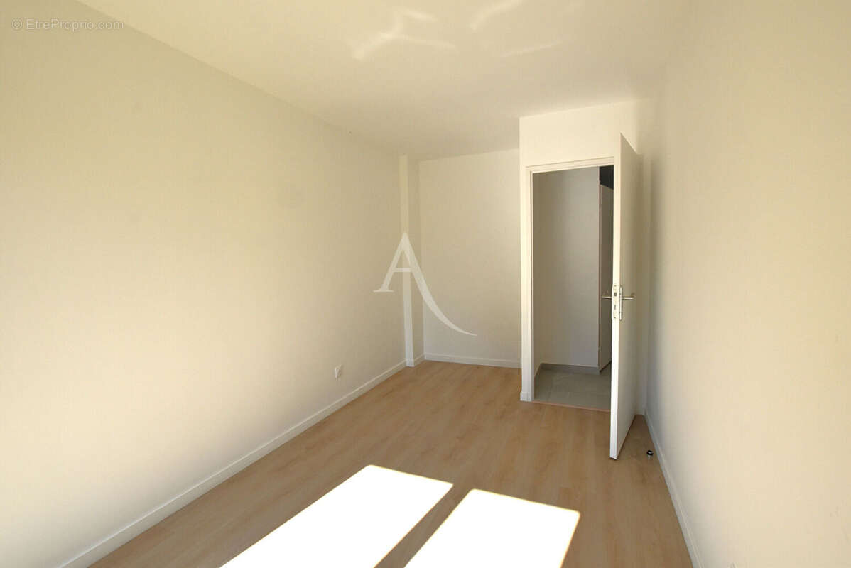 Appartement à COMBS-LA-VILLE