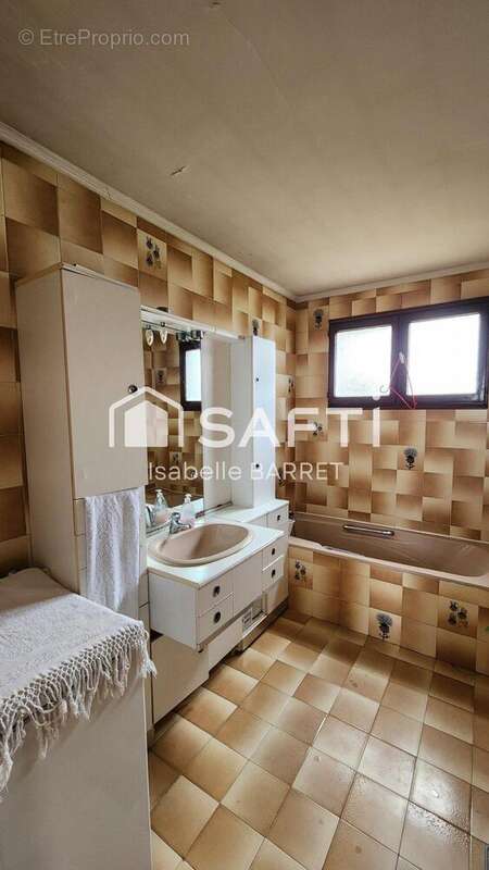 Photo 6 - Appartement à VAULX-EN-VELIN