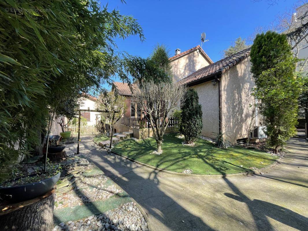 Maison à LYON-9E