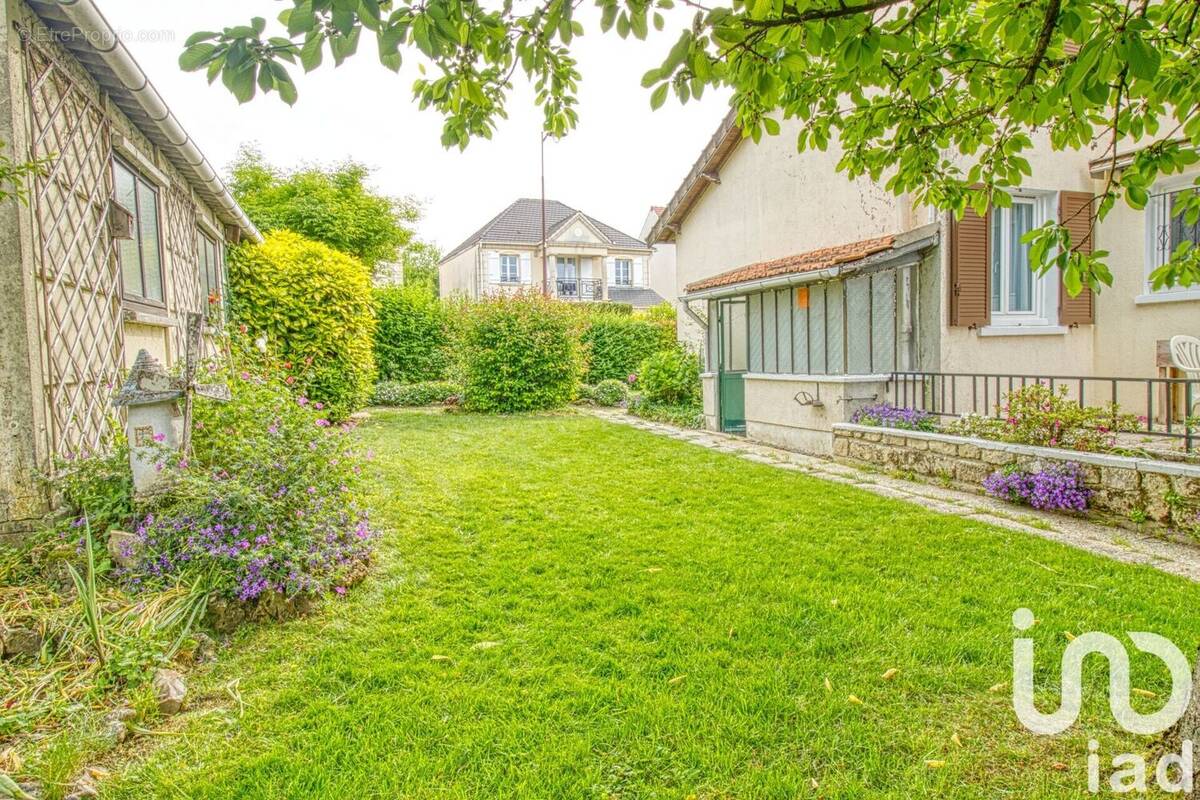 Photo 1 - Maison à SARCELLES