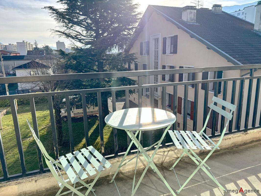 Appartement à ECHIROLLES