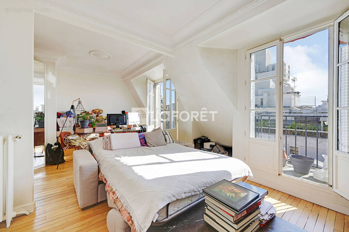Appartement à PARIS-12E