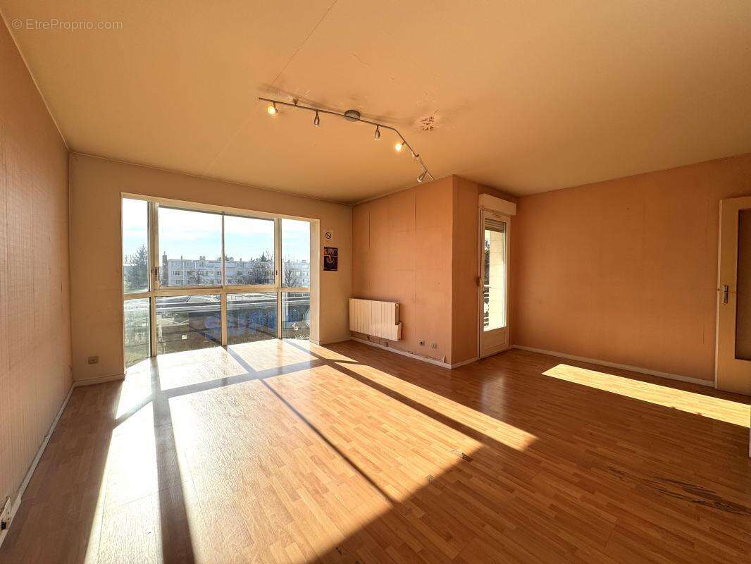 Appartement à LE PLESSIS-TREVISE